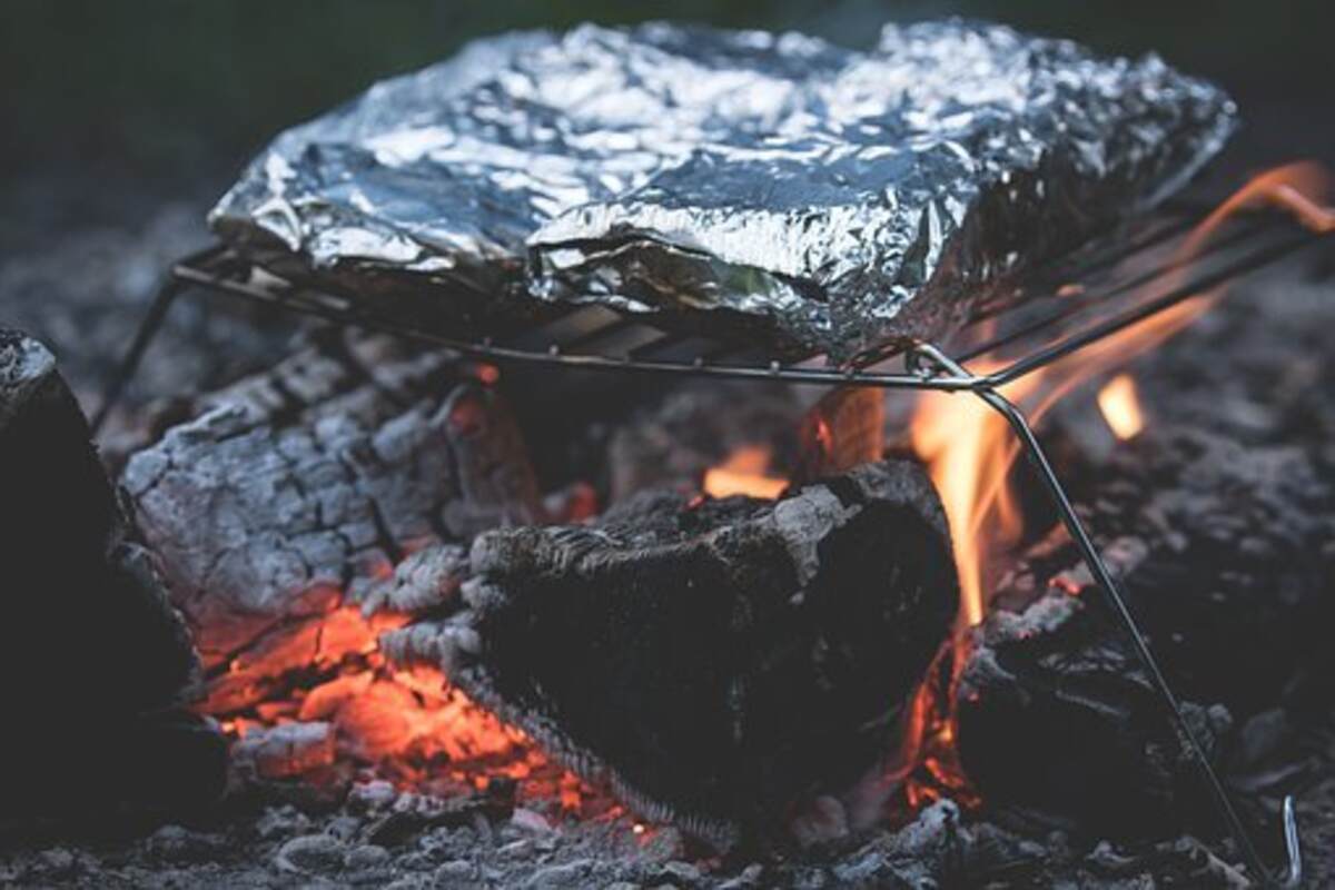 How to Build a Campfire for Cooking