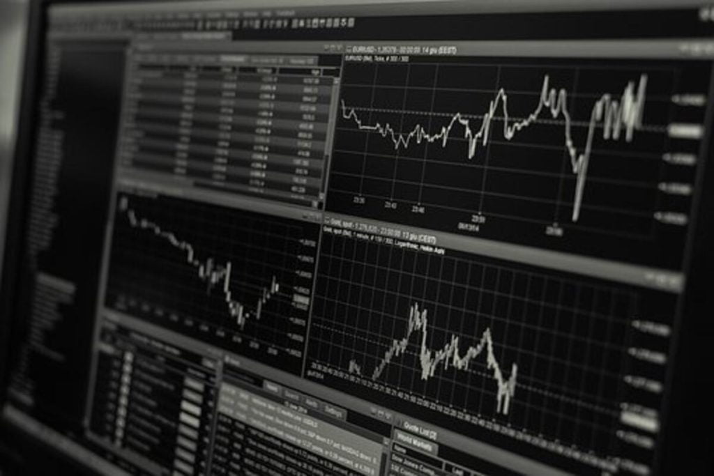 Make Profits in Online Trading